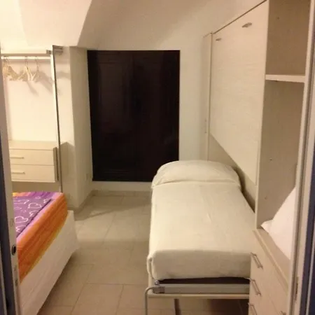 Apartment Flat 20 Mt From The Beach *